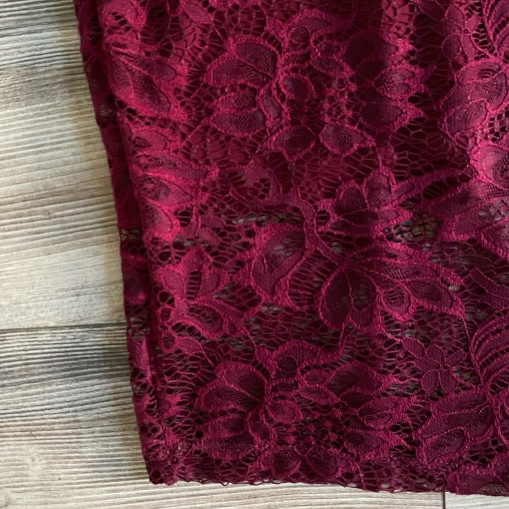 Burgundy lace bodycon dress - Picture 3 of 4